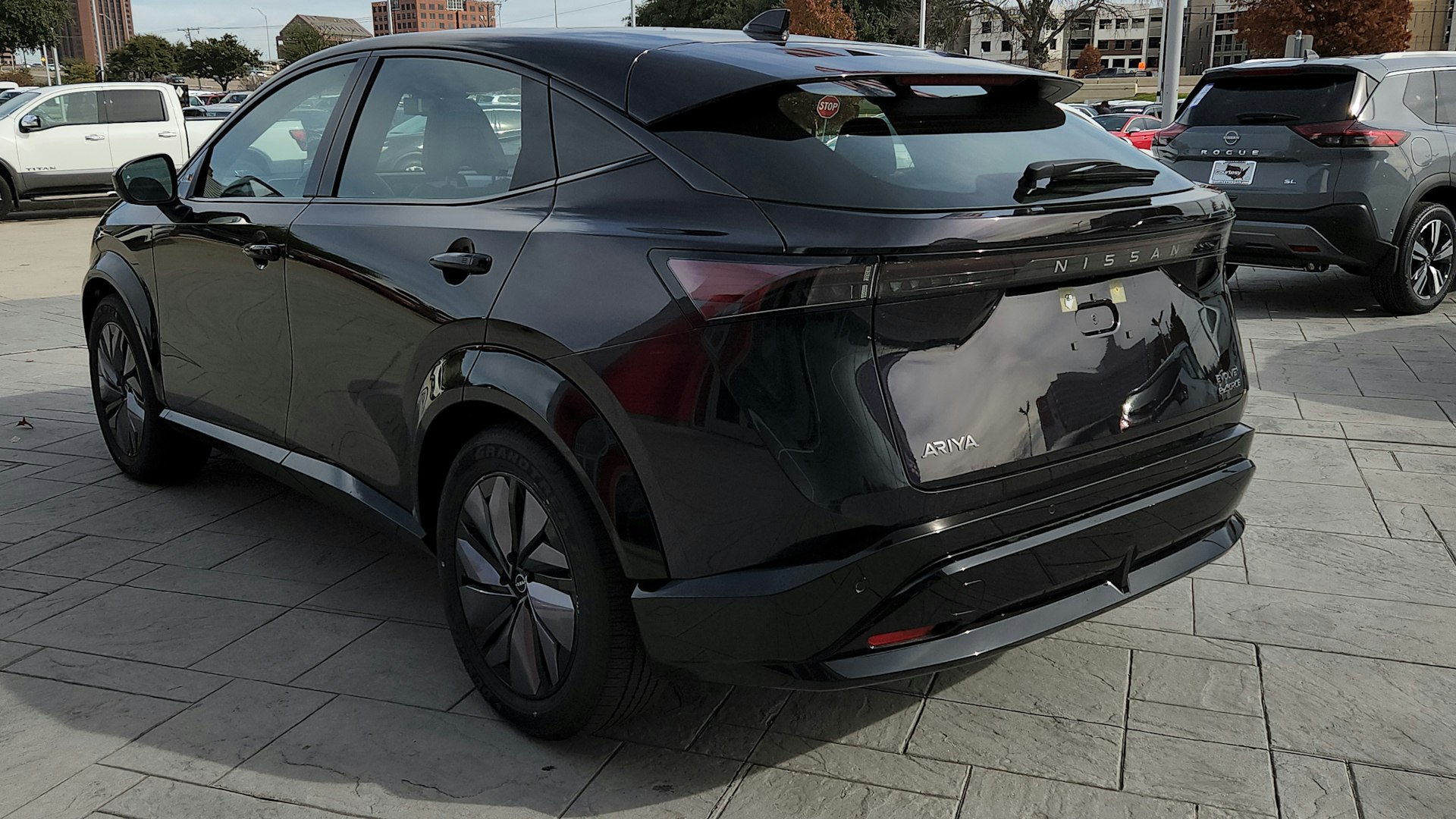 New 2023 Nissan Ariya EVOLVE+ e-4ORCE AWD Electric Crossover in Richardson  #PM705822